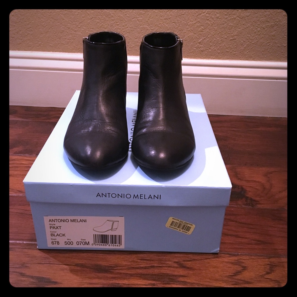 Antonio Melani Paxt black booties (7.5)